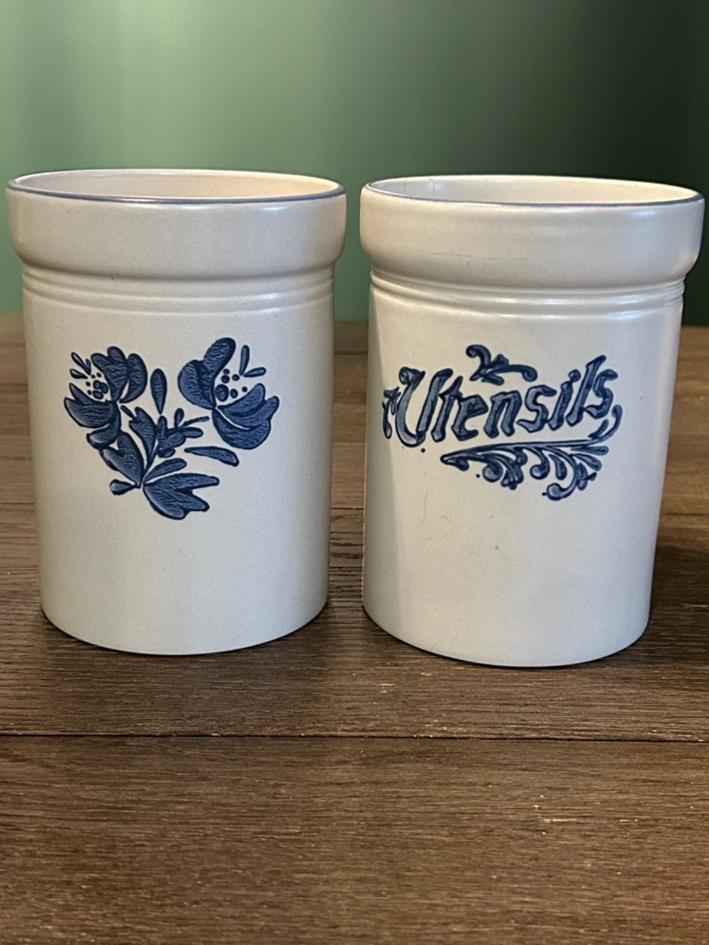 Vintage Pfaltzgraff Yorktowne crocks utensil canister pair please read